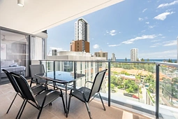 51/2729 Gold Coast Highway, Broadbeach