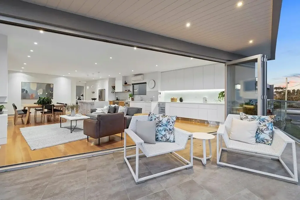 Aspendale 3ਬੈੱਡਰੂਮ First-Class Beachside Luxury, Panoramic Views & Exclusive Parkside Position