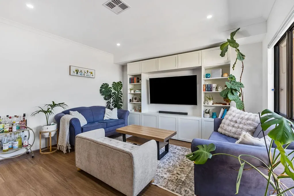 Eglinton 3房  First opportunity to view Monday 28th September @ 11AM!