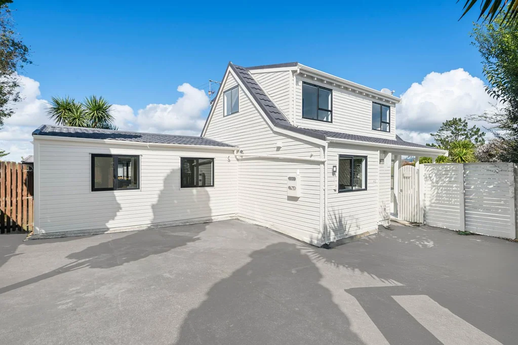 2/16 Moxham Grove, Massey, Waitakere City, Auckland
