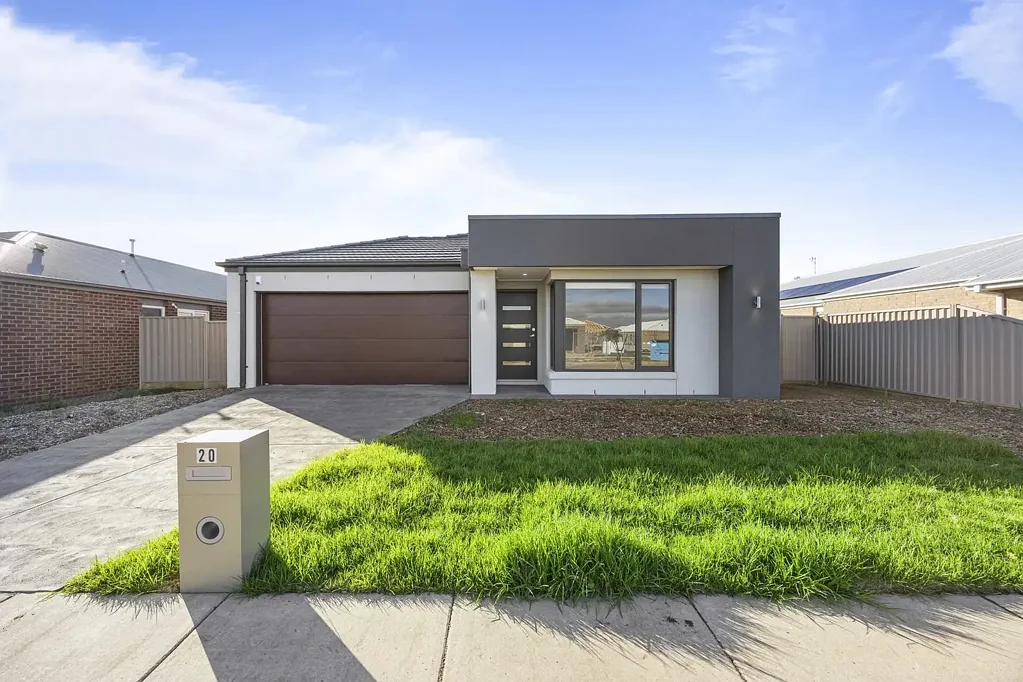 Modern & Low Maintenance Living