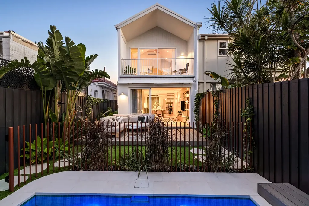 North Bondi 4 Bedroom Meticulously Crafted Luxury Home With North Facing Backyard And Pool