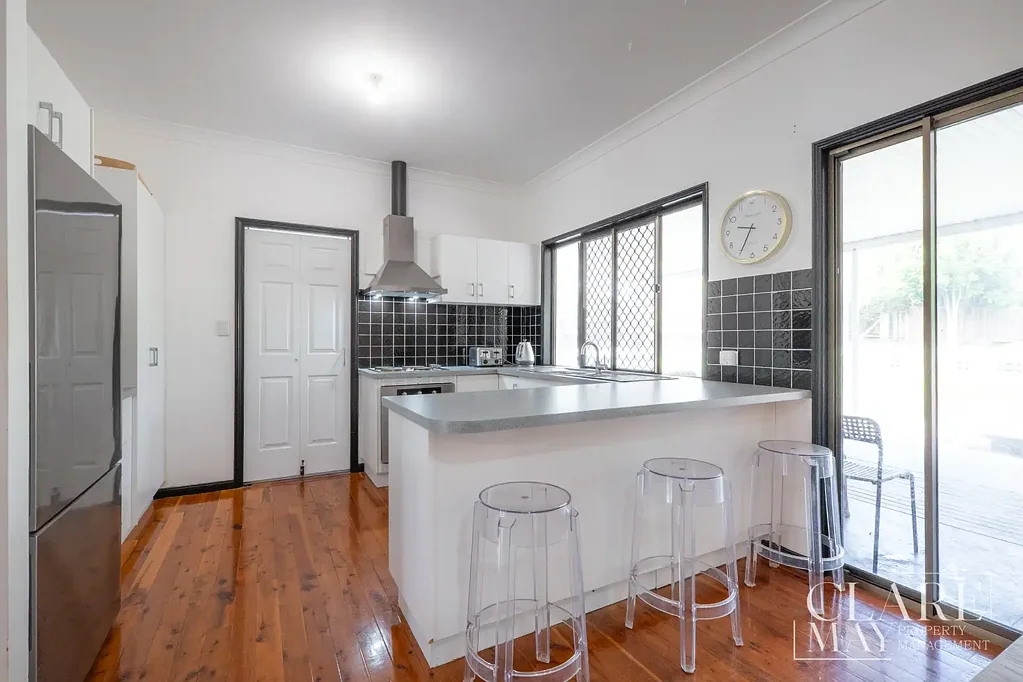 Peaceful Acreage Living in a Quiet Cul-de-Sac