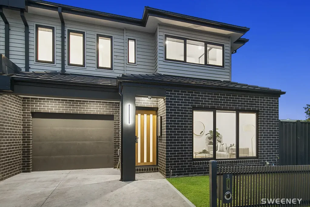 Altona North 4chambre Modern Two-Story Living, Bathed in Northern Light