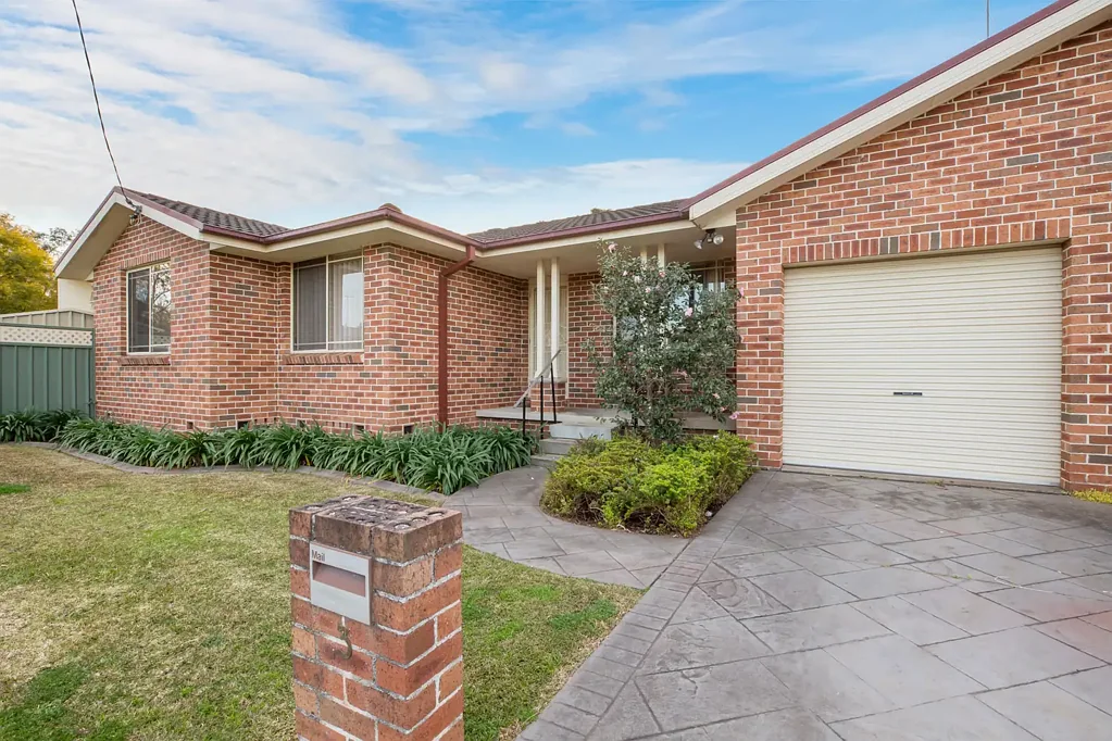 Conveniently Located Villa