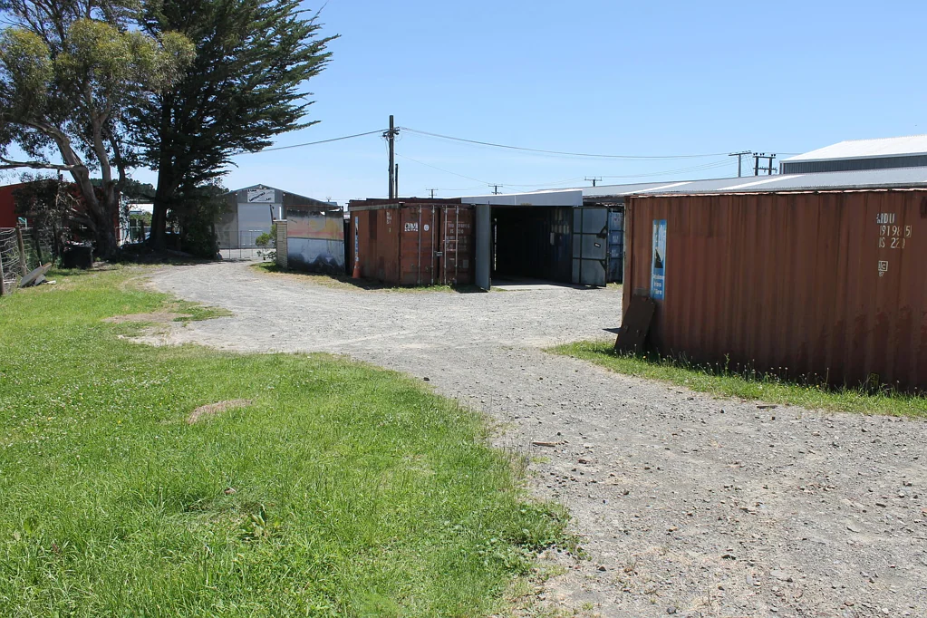 Otaki THE PERFECT TRADIE'S YARD!