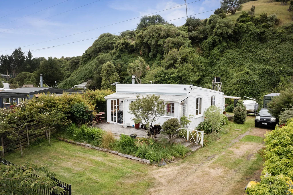 Harington Point 2Moenga 648 Harington Point Road – Your coastal haven