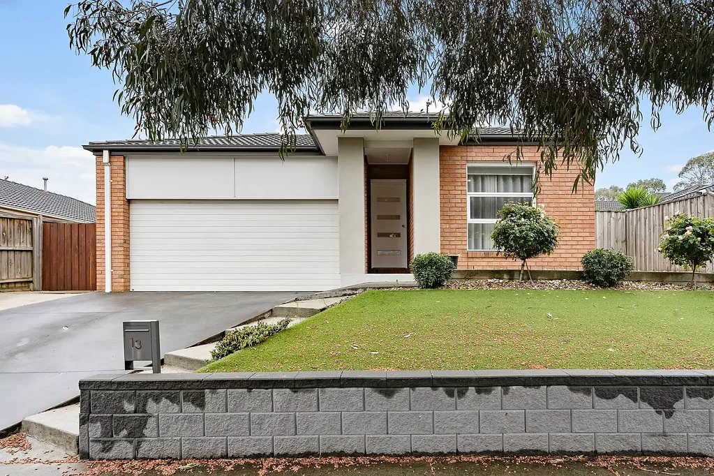 Renovated family home – walking distance to Marymede Catholic College