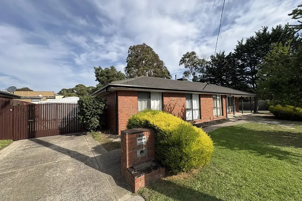 3 BEDROOM 2 BATHROOM FAMILY HOME!!!