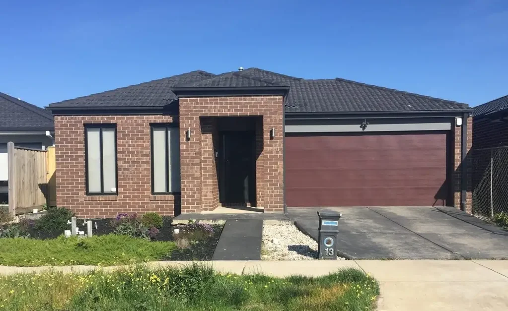 Family Living in an Excellent Location!!!