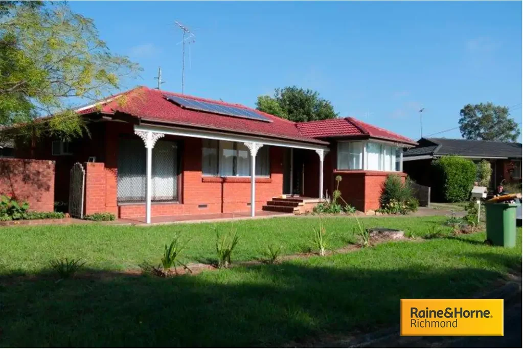 FABULOUS 4BR FAMILY HOME !!