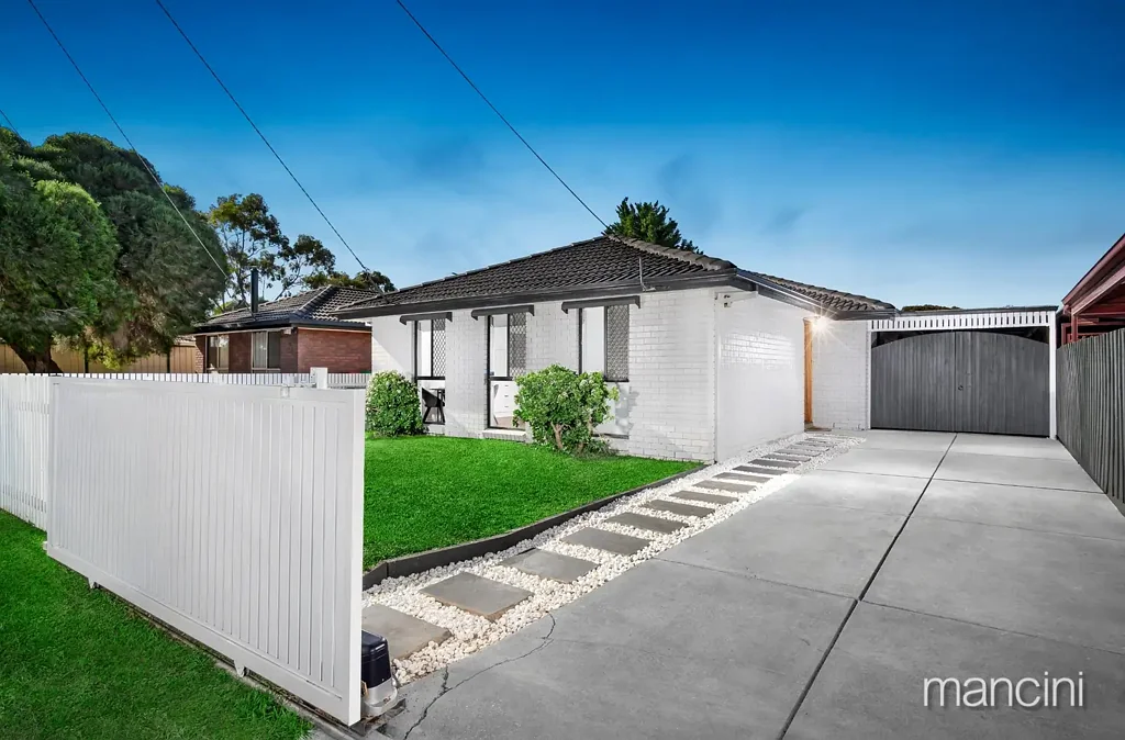 Altona Meadows 3chambre Beautifully Renovated Brick Home in Prime Position – 480sqm of Family-Ready Living