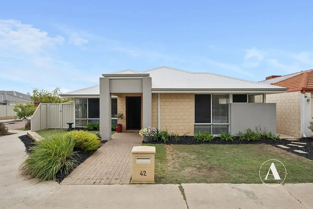 Harrisdale 4 Bedroom PARK FACING + 650m TO HARRISDALE HIGH SCHOOL!