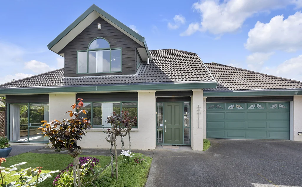 2/14 Travers Place, Northpark, Manukau City, Auckland