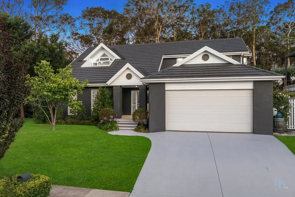 Valentine 5બેડરૂમ A Leaf-Framed Oasis Designed for Inspired Family Living