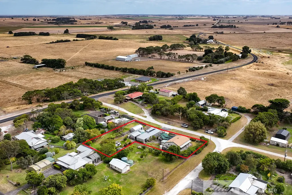 Rendelsham 3 Bedroom Versatile Lifestyle Property on 2023m² with Exceptional Shedding & Options