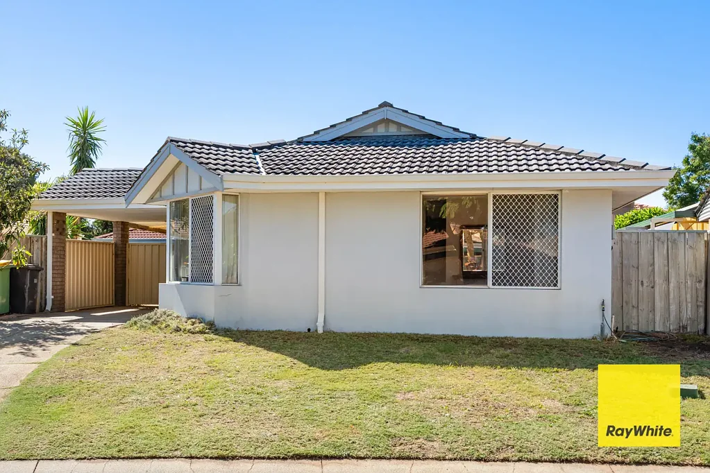 Gosnells 4Moenga Modern Comfort Meets Family Convenience!
