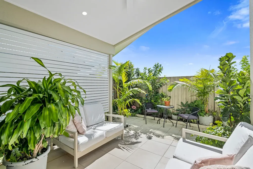 Bethania 2 Bedroom Bright, Tranquil Home with Private Alfresco