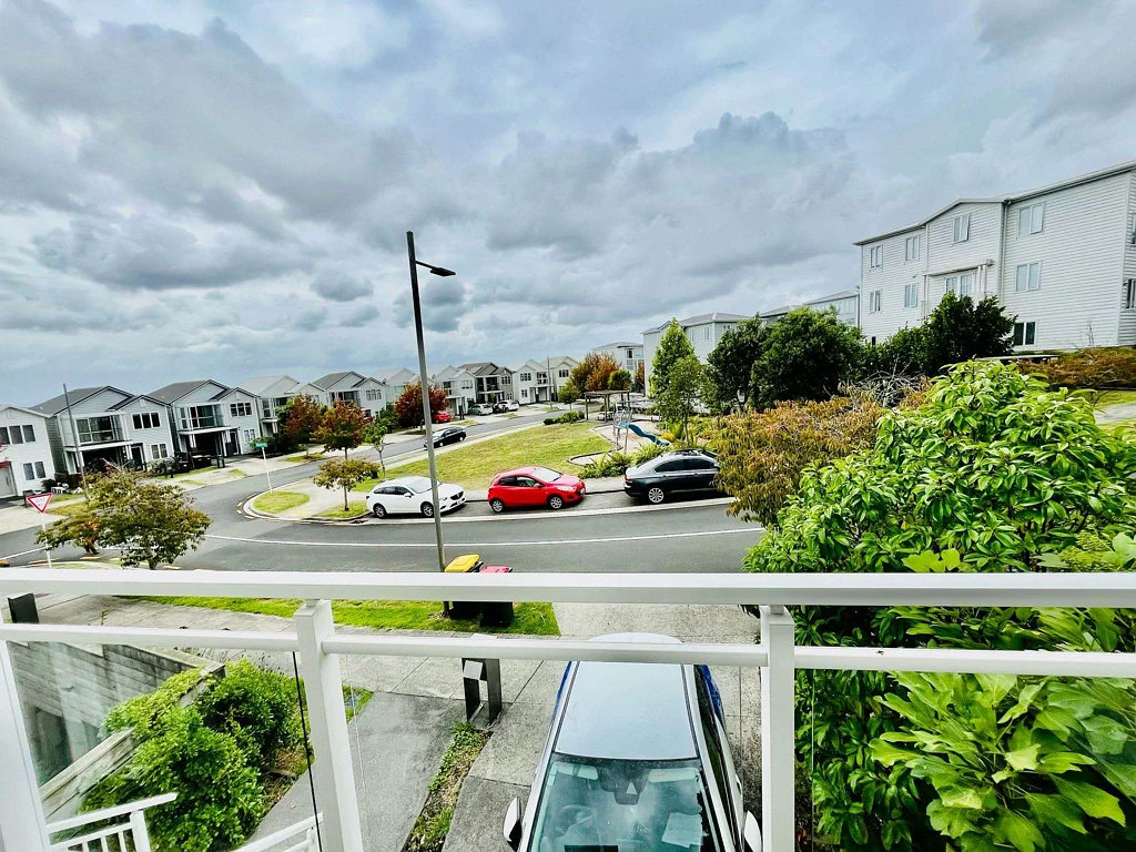 ACT FAST! Exquisite 4-Bed, 4-Bath - Views & Se...