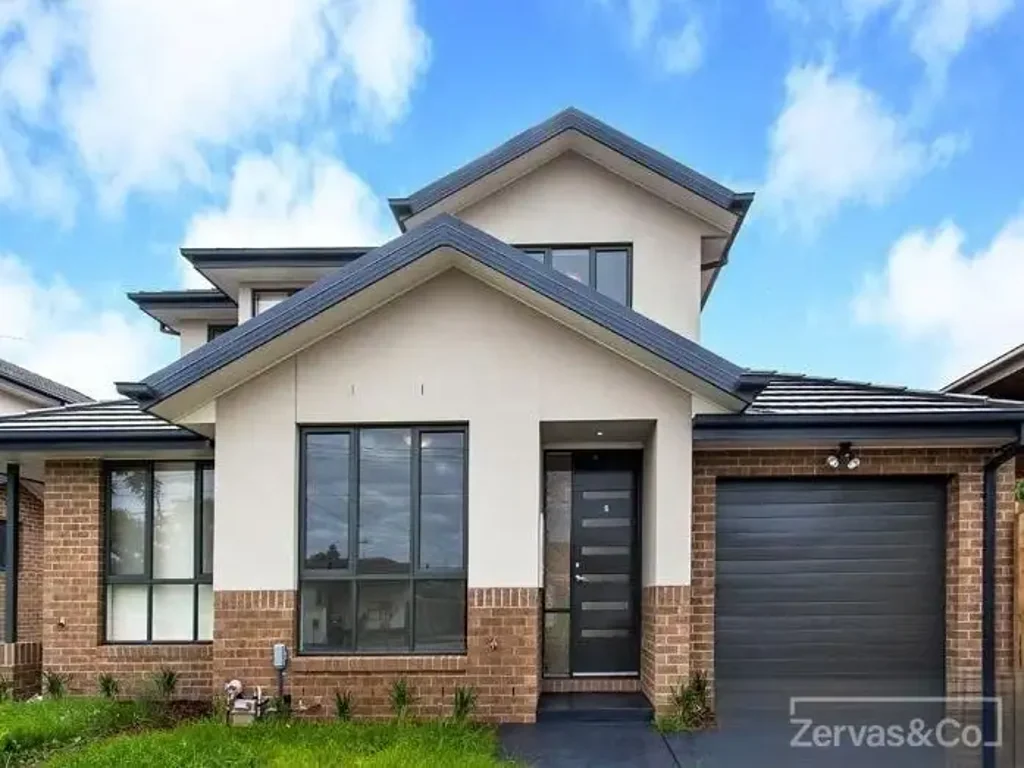 Modern Townhouse Living in Clayton
