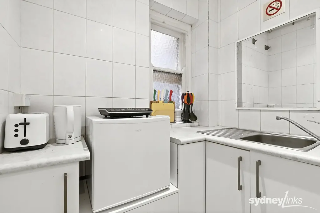 Fully equipped large studio apartment with private separate kitchenette & bathroom. Include all bills and high speed internet Available 16th June