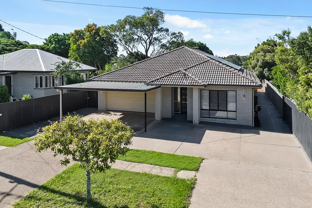 Chermside 6ห้องนอน Dual Living Opportunity in the Heart of Chermside