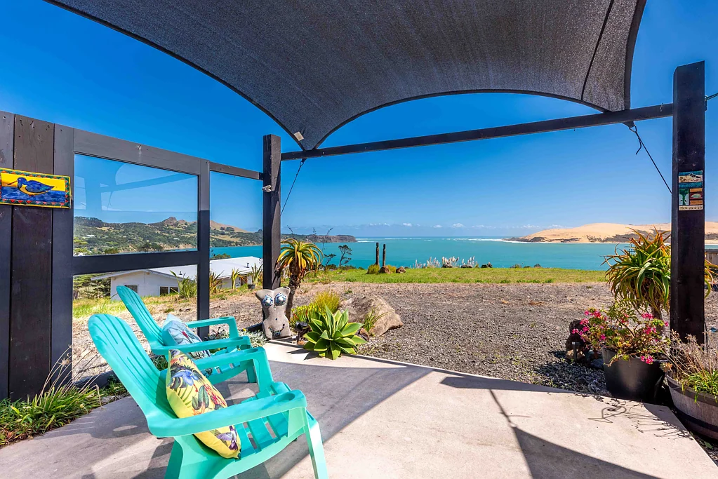 Omapere 2chambre STUNNING HERITAGE BARN WITH PANORAMIC WATER VIEWS