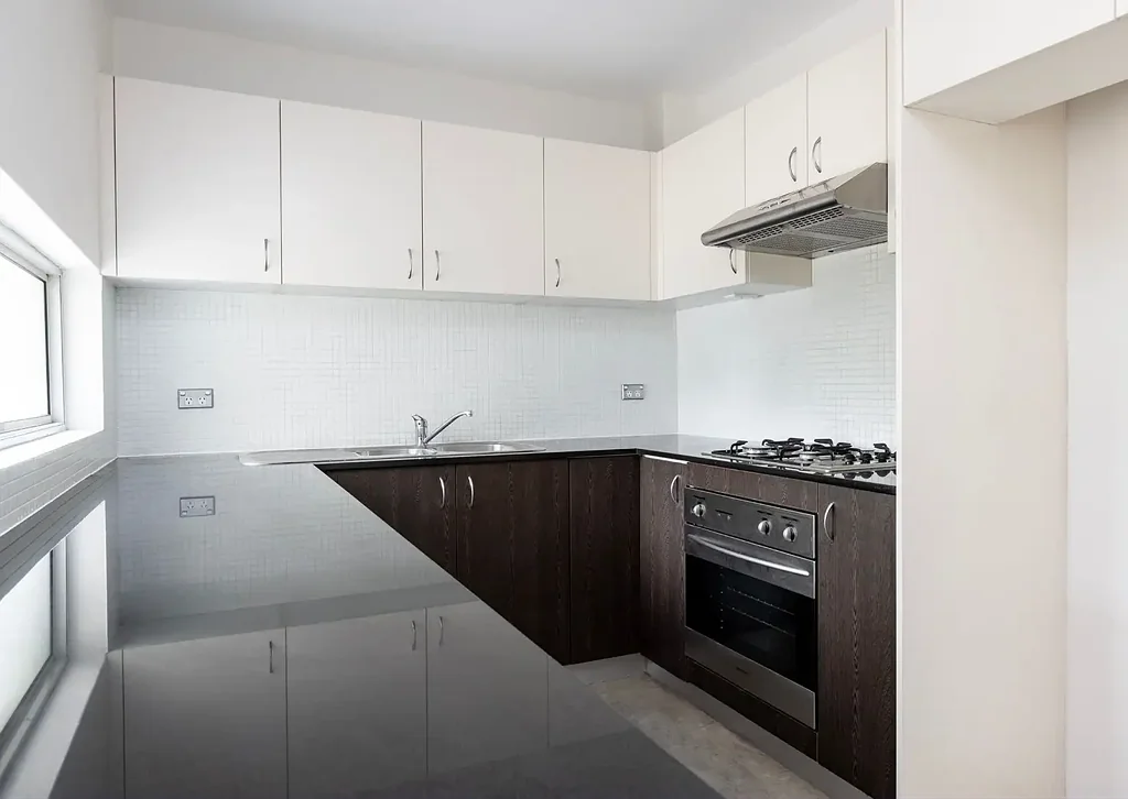 Sophisticated and Stylish One Bedroom Apartment with Parking