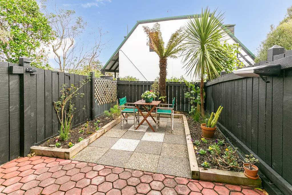 Newtown 2房  Village Living - 2BR Ground Floor Garden Apartment
