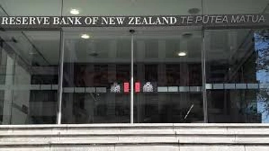 现金保卫战！RBNZ强推“本地取现”引银行抗议，4000份公众意见将左右最终定局