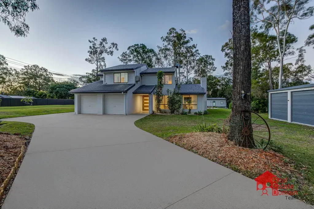 Munruben 7房  *The Entertainer*** 风格现代家庭住宅 PLUS 两室附属住宅 * 地下游泳池*  *The Entertainer*** Stylish Family Home PLUS 2 Bed Granny Flat * Inground Pool*