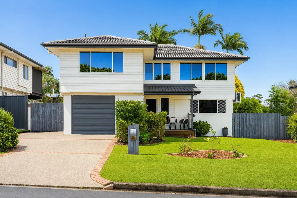 Bray Park 3غرفة نوم Make an offer on this Dual Living Potential home with Space & Style