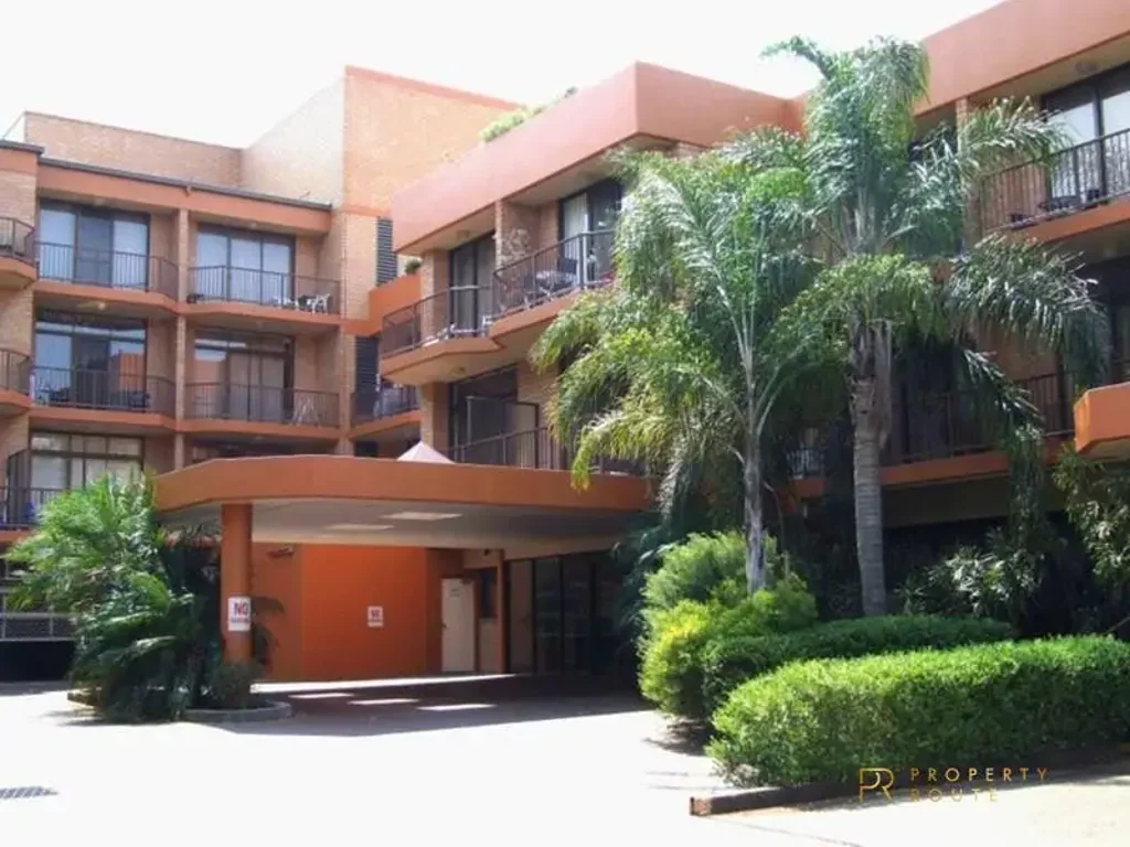 RESORT STYLE LIVING - SPACIOUS STUDIO APARTMENT