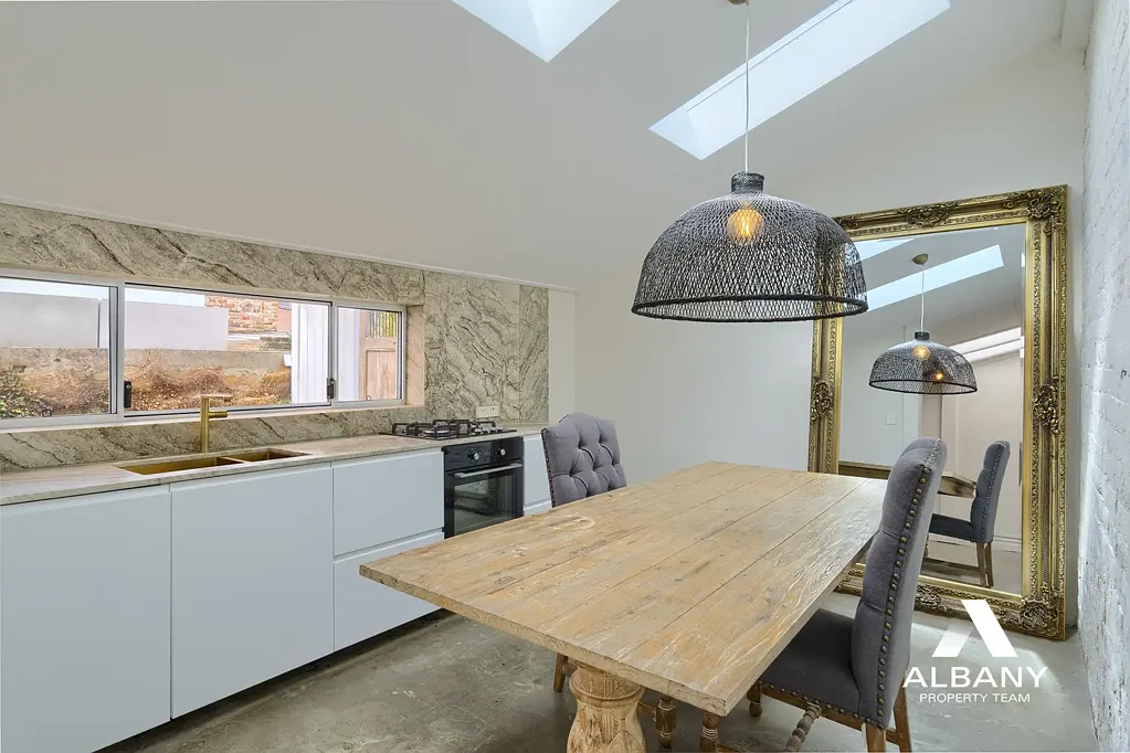 Unique 2 bedroom Character Unit in the Heart of Albany
