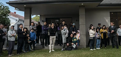 政府补贴+降息联手推波助澜，买房族又被“挤出局”