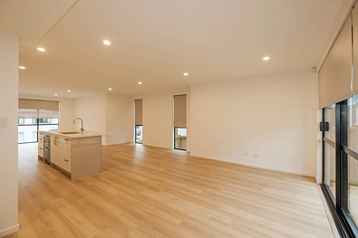 Near-new in Stanmore Bay and central location