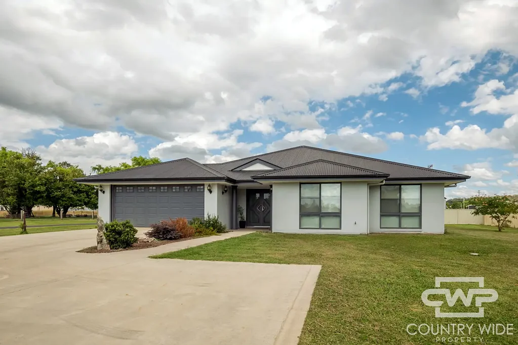 Glen Innes 4Zimmer Acreage As Close To Town As Can Be