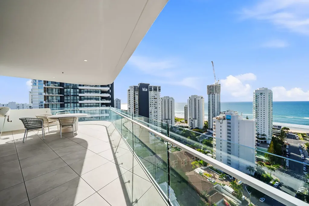 Main Beach 4房  Full-Floor Luxury in "White": Unrivalled Location, Lifestyle and 360° Views