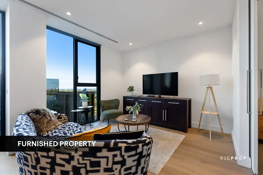 ELEGANT FURNISHED APARTMENT WITH BREATHTAKING ALBERT PARK LAKE VIEWS