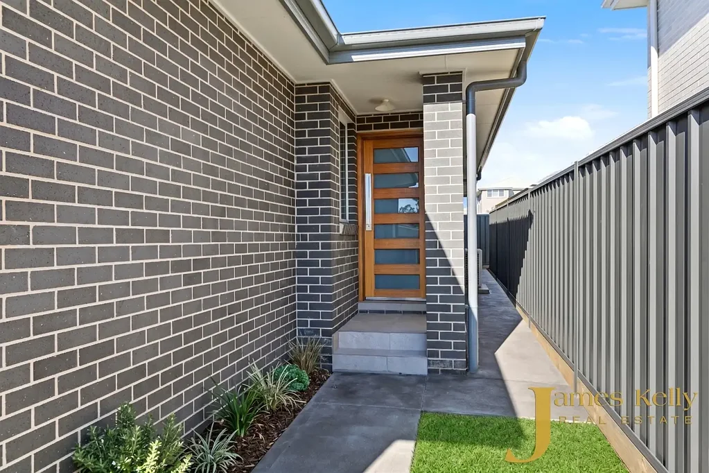 Brand New 2 Bedroom Granny Flat with Easy Access ! AVAILABLE NOW!! DEPOSIT TAKEN