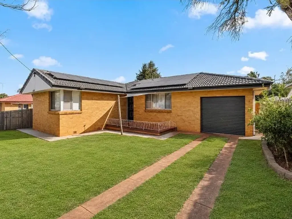 Comfortable Lowset Home in Quiet Kearneys Spring Location