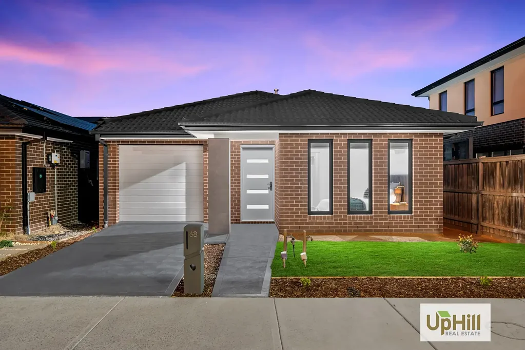 68 Flowerbloom Crescent, Clyde North, VIC 3978