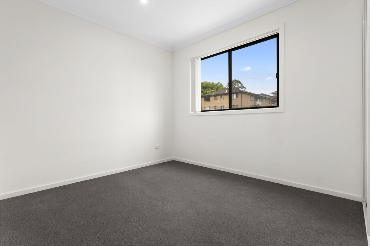 UNIT 4 14 HARRIS ST, HARRIS PARK NSW 2150, 0 Kuwarto, 0 Banyo, Townhouse