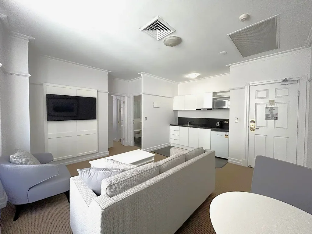 FULLY FURNISHED - AIR-CONDITIONED APARTMENT @ ADINA