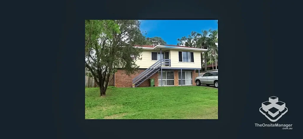 5 rooms, dual living in a very convenient location