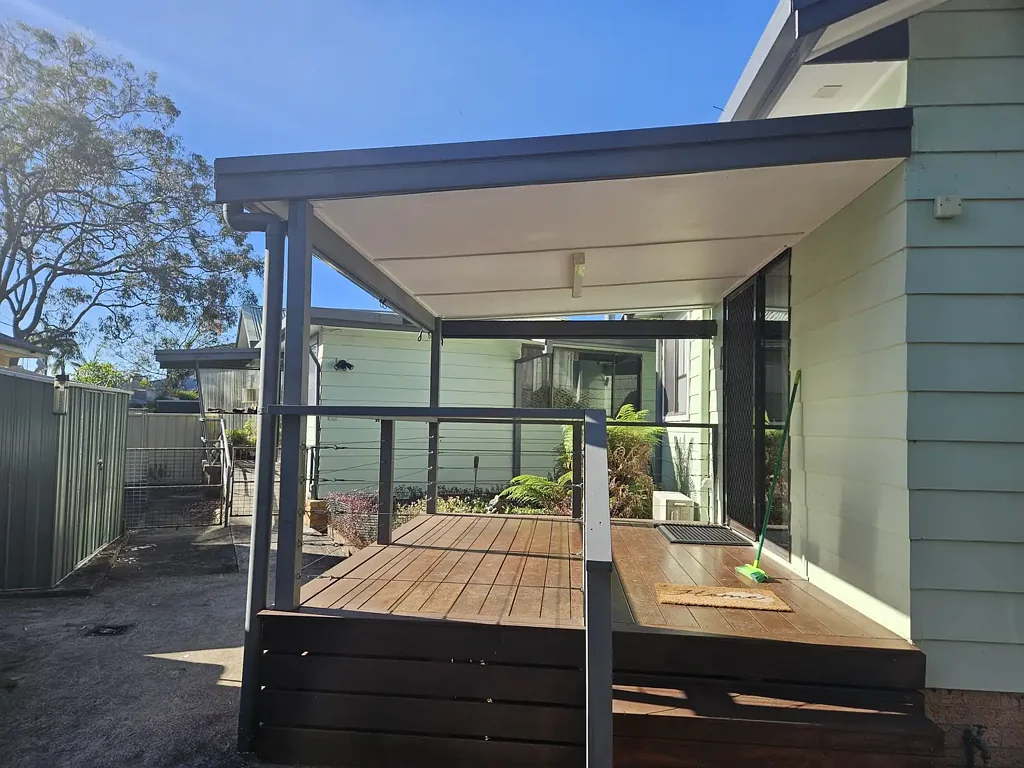 WALKING DISTANCE TO WATERFRONT
