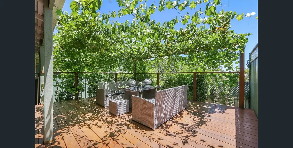 Charming Unit in Sought-After East Albury