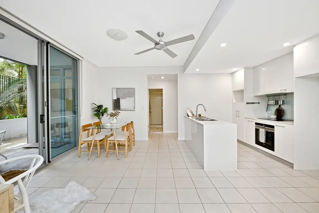 St Leonards 1房 宽敞一居室公园旁豪华住宅，带宽敞庭院和花园 Oversized 1 Bedroom Parkside Luxury Residence with Expansive Courtyard and Garden