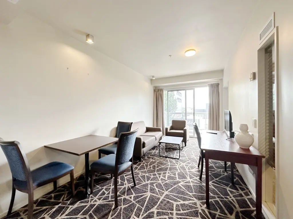 Auckland Central 2Phòng ngủ FREEHOLD: Chic Two-Bedroom Living!