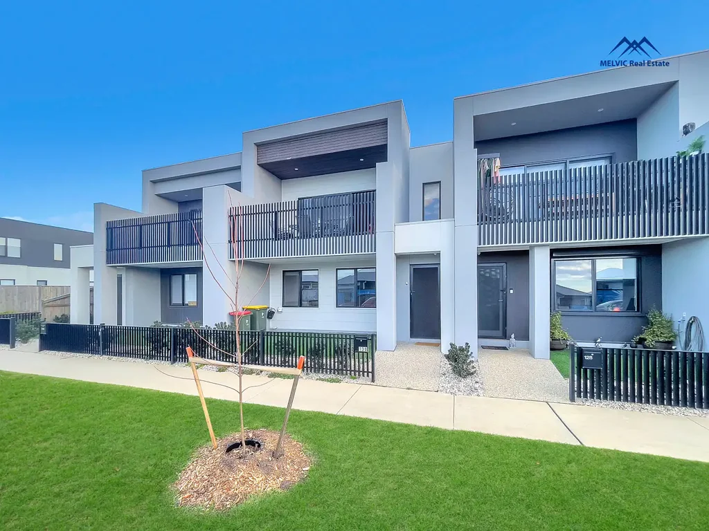 Modern Family Living in Prime Location- 130 Saint germain Blvd, Clyde North